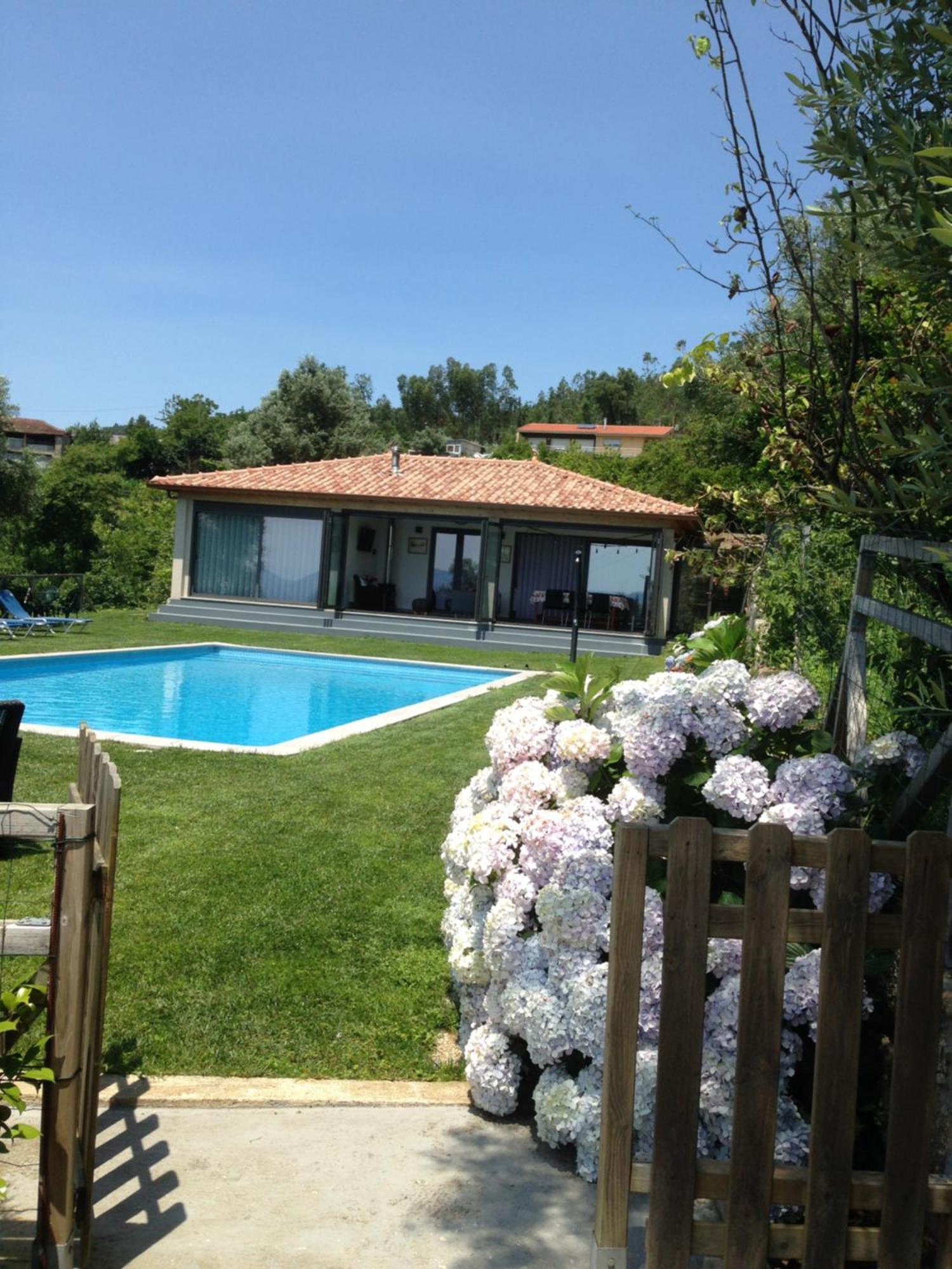 The Pool House Villa Longos Exterior foto